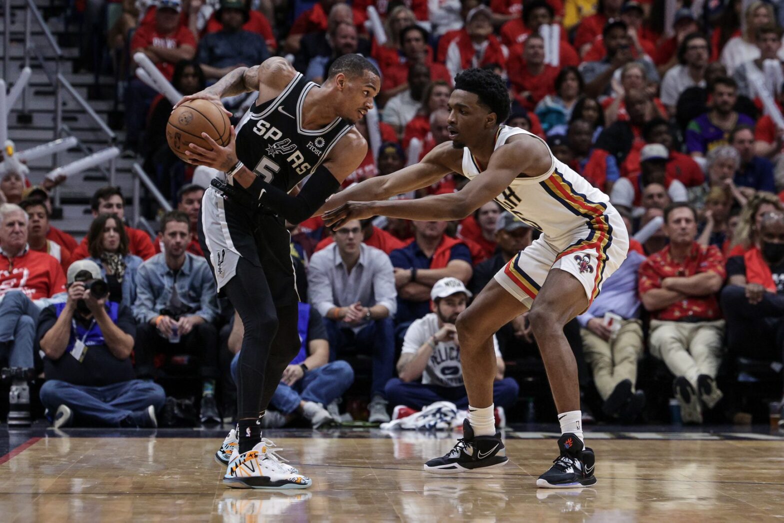 Spurs, Hawks Discussing Trade For Dejounte Murray