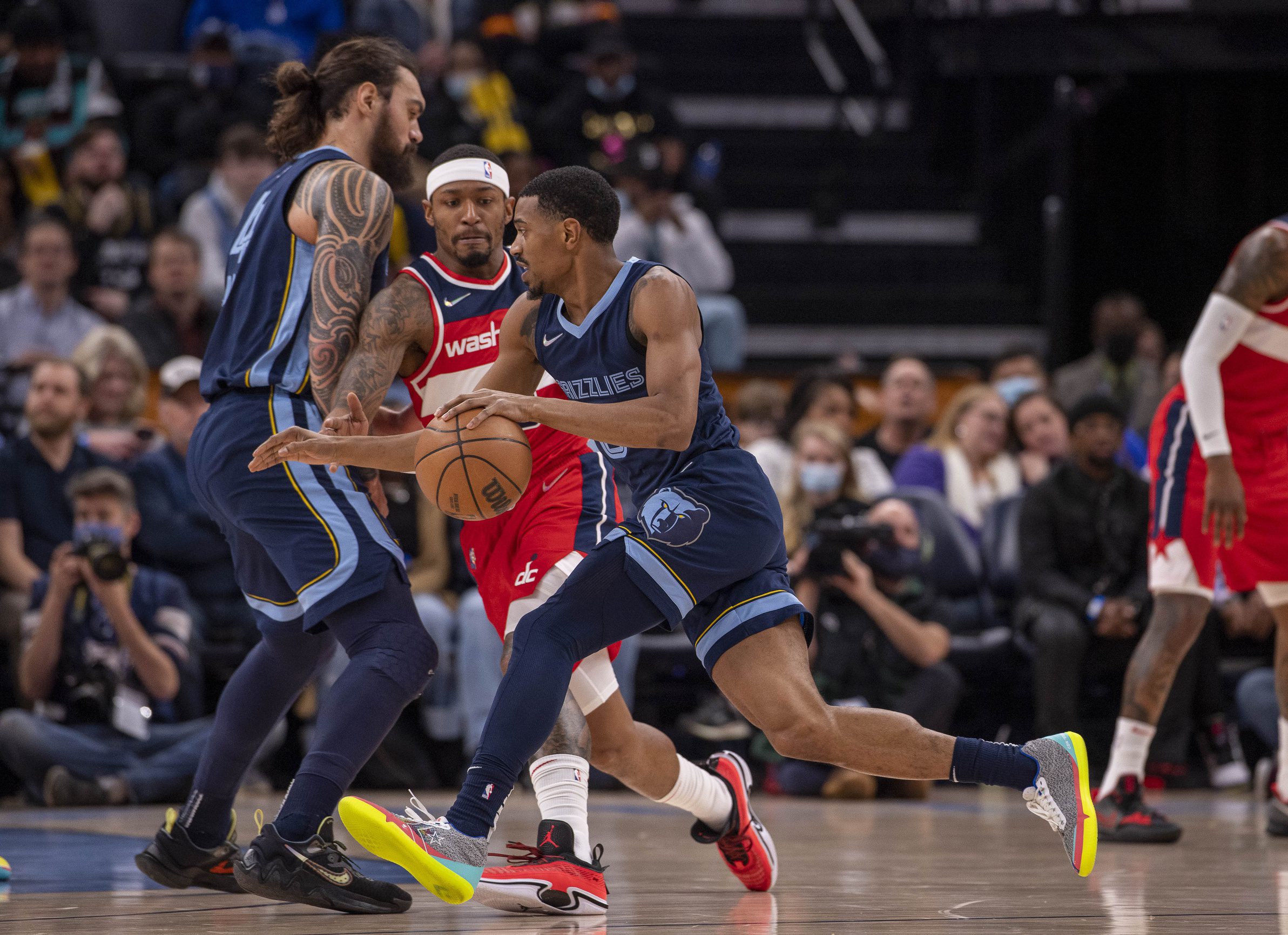 Washington Wizards guard Bradley Beal defends